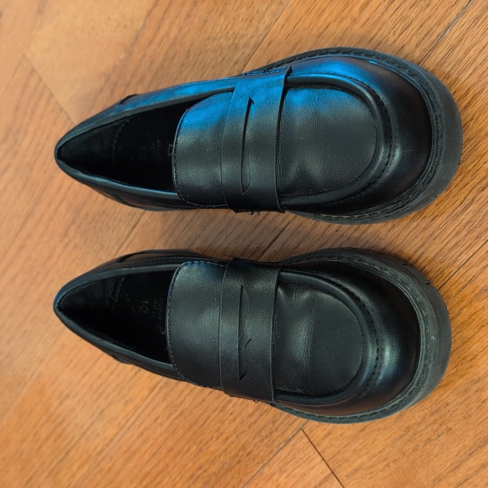 Girls Lug Sole Classic Black Loafers- Size 12 Little Girl